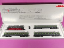 *MÄRKLIN H0 26509 digital: "Fernschnellzug Berlin-Leipzig" E18 40 DR Zugset