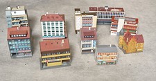 10 verschiedene Modellbahnhäuser Spur N, Kaufhaus, Hochhaus, meist Kibri-Häuser