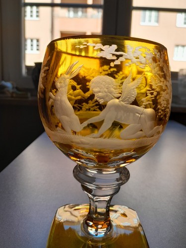 Geschliffenes glas putten und - glas,