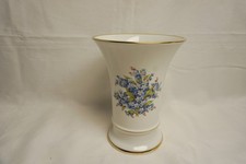 Schöne Vase von Schumann,weißes Porzellan  mit Vergissmeinnicht und Goldrand