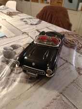 Bburago Chevrolet Corvette 1957 1:18 Schwarz/ To