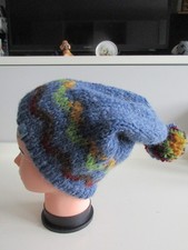 Damen (Herren?) Mütze mit Bommel aus Islandwolle (Alafoss-Lopi)