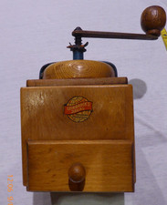 Kaffeemühle aus Holz