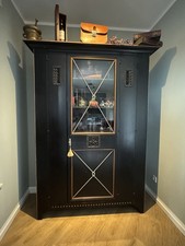 Schöner großer Esszimmerschrank