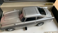 Scalextric 1:32 Aston Martin DB5 Celebraiting 50 Years of GOLDFINGER, limitiert