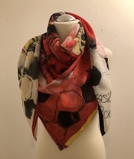 s. Oliver ++ Damen Schal Tuch ++ Fußball WM 2014 Brasilien ++ schwarz rot gelb