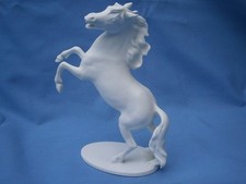 ****   edles Kaiser Porzellan-Pferd auf Sockel, 20 cm, signiert: Bochmann   ****