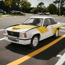 Opel Ascona B 400 1982 weiß gelb Modellauto 1:18 ixo models
