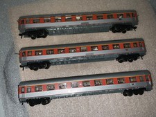 3 Personenwagen von Fleischmann, beleuchtet