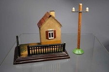 altes Märklin Spur 0 Nr. 2153 Wärterhaus + Strommast - Tinplate