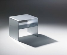 Beistelltisch aus Acrylglas -