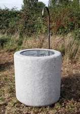 Granitbrunnen, Gartenbrunnen aus Granit, Granittrog, Natursteinbrunnen