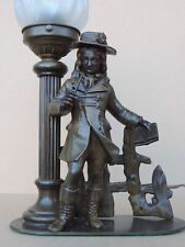 ALTE TISCHLAMPE METALL LAMPE MIT FIGUR  MANN
