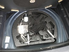 VW Golf 5 1K Bordwerkzeug Pannenset MIT Wagenheber für KeinNotrad Styropor