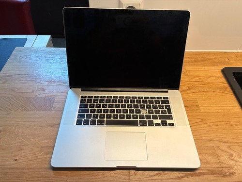 Macbook pro retina - pro, late