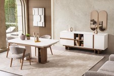 Esszimmer-Set im modernen Stil