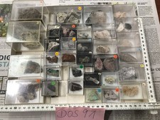 Kleine Sammlung mit Mineralien