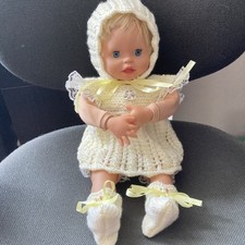 HANDGESTRICKTE KLEIDUNG FÜR