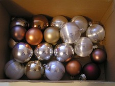 Baumschmuck = diverse Baumkugeln =   ~~  Deko