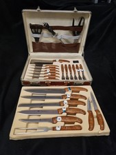 Messerset im Diplomatenkoffer