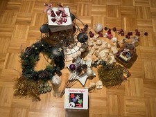 Konvolut Weihnachtsdeko, Kranz, Lametta, Anhänger, Weihnachtskugeln, Adventskorb