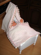 @@  ANTIKES PUPPENBETT aus HOLZ mit HIMMEL  + Wäsche von 1924 -  Handarbeit  @@