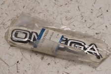 Opel Omega A 3.0 V6 Schriftzug Hinweisschild Emblem 90275526 NEU NOS