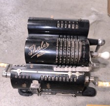 Antike Sprossenrad-Rechenmaschine "Thales Patent" – Vintage-Rechner frühes 20 Jh
