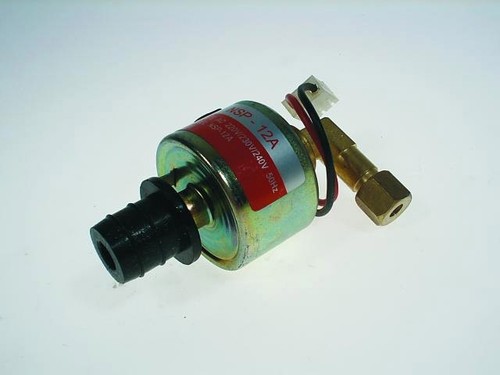 Eurolite pumpe 12a 240v - sp-12a, /
