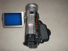 Sony DCR-TRV 21 E Handycam Zeiss Objektiv Brennweite 4,2 - 42 mm Digital Kamera