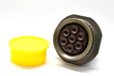 MIL spec Stecker v. Amphenol