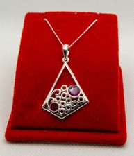 Anhänger asymmetrische Form