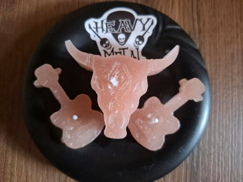Handgemachte heavy metal - heavy,