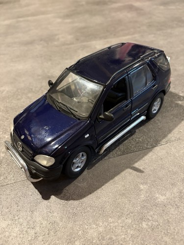 Kyosho mercedes benz 320 - ml,