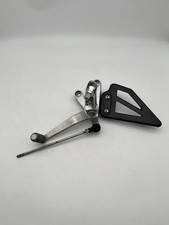 Suzuki GSXR1000 Fußrastenhalter Vorne Links Schaltpedal GSXR 1000 K1 K2 #33303
