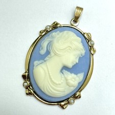 Wunderschöner großer Gablonzer Ketten-Anhänger blaue Kamee Gemme