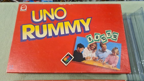 Uno rummy familienspiel - rummy, von