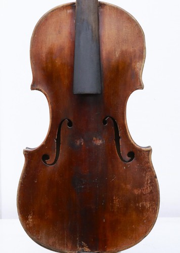 Old violin for restoration - for,