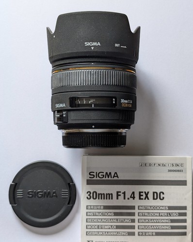 Sigma 30mm dc - 30mm, hsm