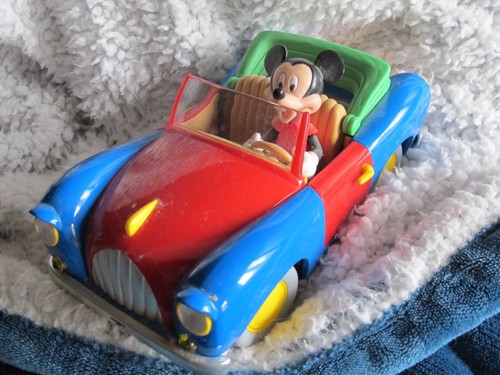 Micky maus auto - auto, burago