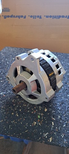 Regenerierte lichtmaschine - regenerierte,