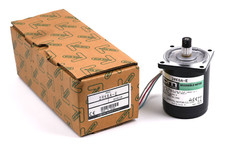 Oriental Motor 2RK6A-E Wendeschrittmotor Umkehrmotor 230V 50Hz 1200r/min Motor
