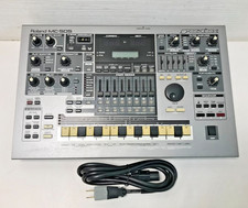 Roland MC-505 Groove Box Rhythm Machine Drum Machine Synthesizer gebraucht