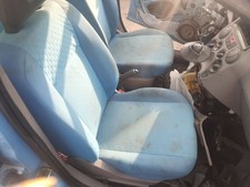 71734357 RECHTER VORDERSITZ /