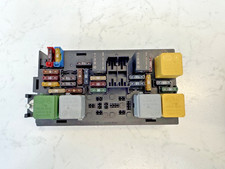 Mercedes W164 ML W251  Relaiskasten Sicherungskasten Vorne A1645403572