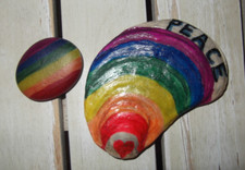 ?  Muschel und Stein aus Dänemark handbemalt  Regenbogen   Pride Peace