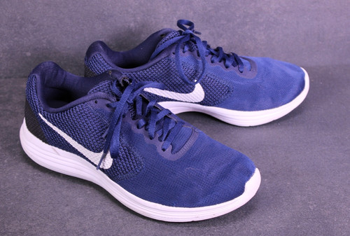 Nike sneaker revolution - nike,
