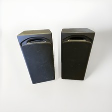 Zwei Universum Musikboxen