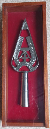 Fahnenspitze der ddr zeit aus - der,