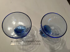 2 Glasschälchen in Blau mit Standfuß